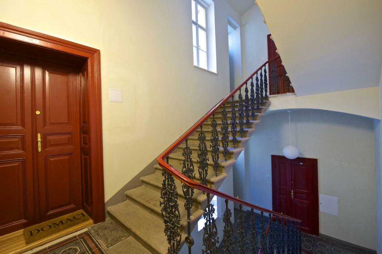 Kafka'S Head Apartment Praga Zewnętrze zdjęcie