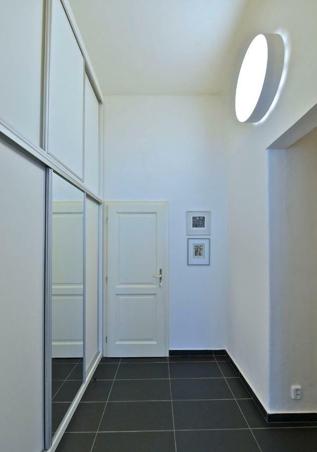 Kafka'S Head Apartment Praga Zewnętrze zdjęcie